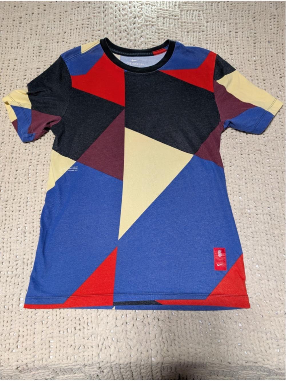 Men's Nike Kyrie Dri-FIT Geometric Graphic Short Sleeve Tee, Size S, Blue/Black
